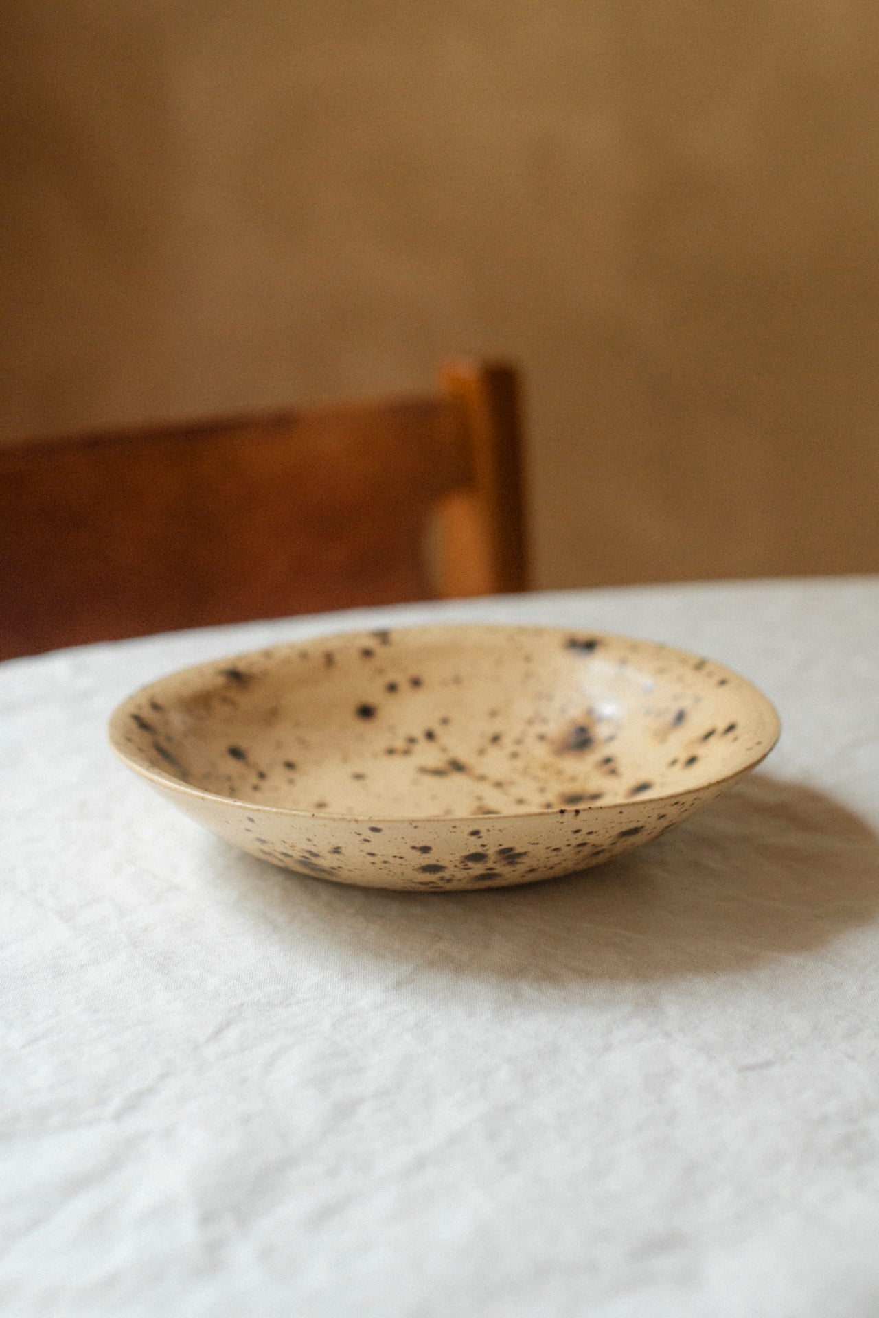 Breakfast bowl in macadamia speckle