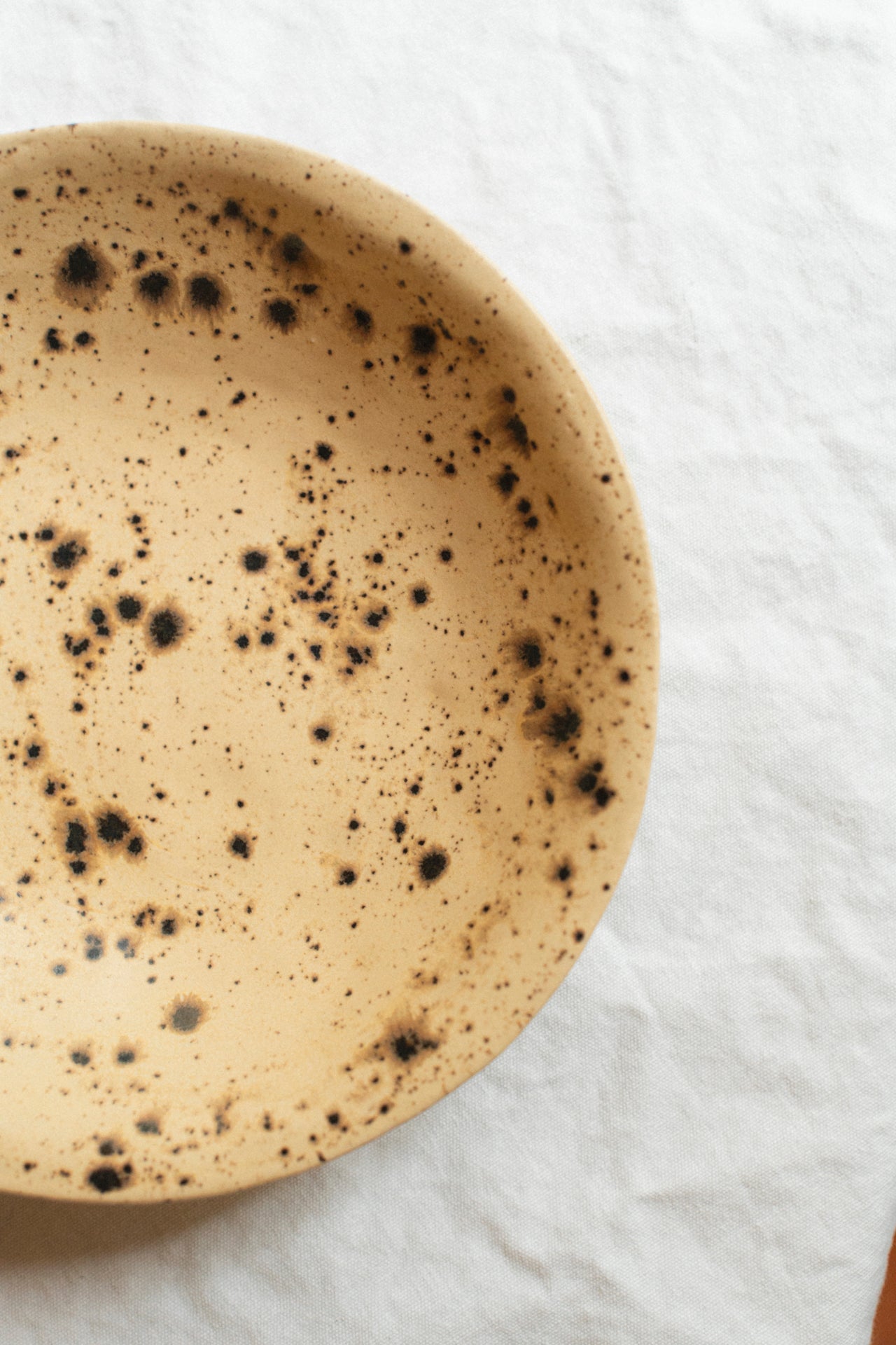 Breakfast bowl in macadamia speckle